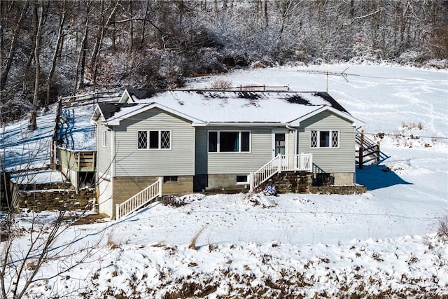 view of front of property