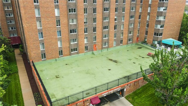 5 Bayard Rd Unit 113, Shadyside, PA 15213 - surrounding community with fence