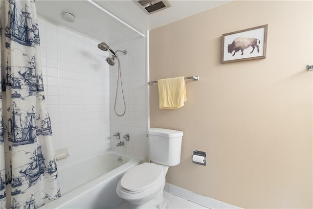 full bath with baseboards, visible vents, shower / tub combo with curtain, and toilet