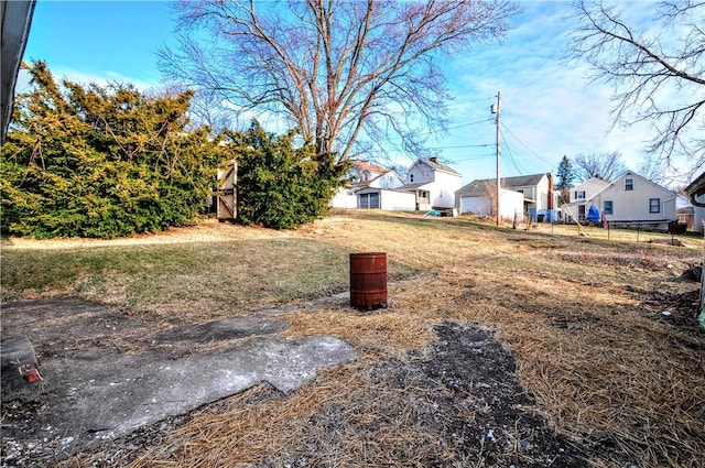 view of yard with a residential view