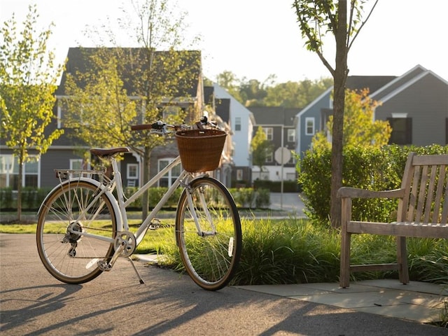 surrounding community featuring a residential view