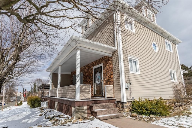 view of front of home with covered porch