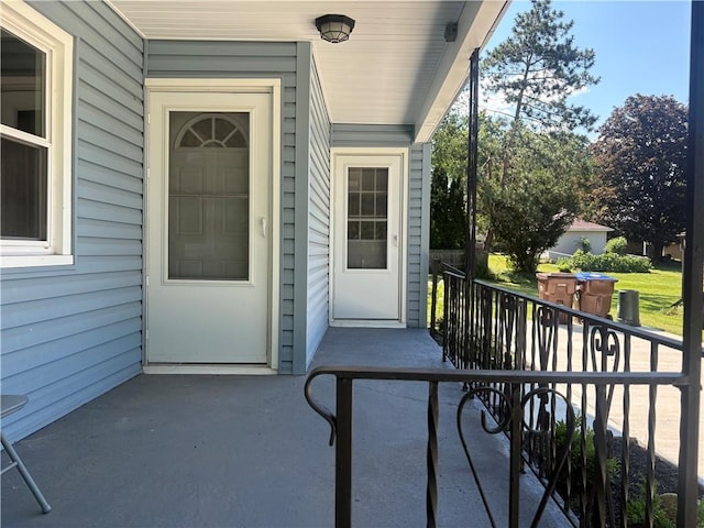828 Smith Ave, Sharon, PA 16146 - photo 2