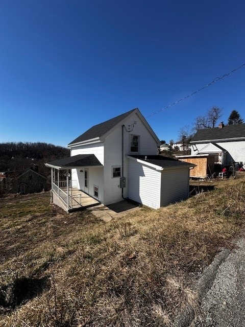 view of home's exterior