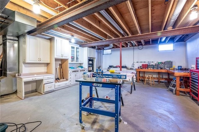 4605 Whippoorwill Dr, Hermitage, PA 16148 - basement with a workshop area