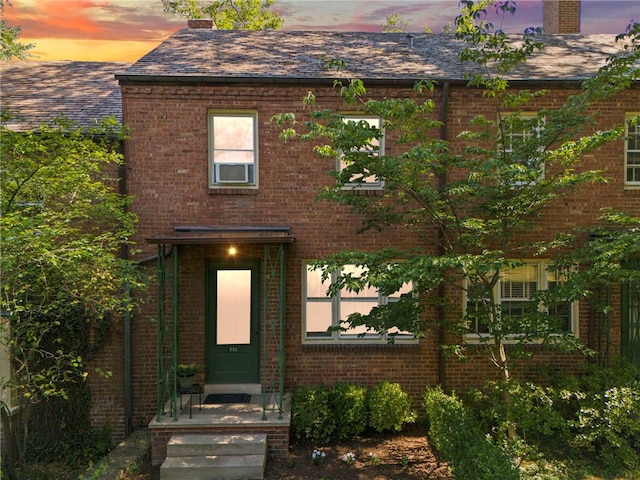 view of front facade with brick siding