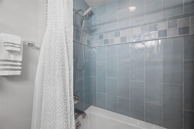 full bath with shower / tub combo with curtain