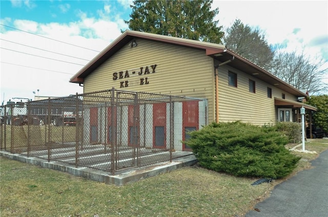 view of home's exterior