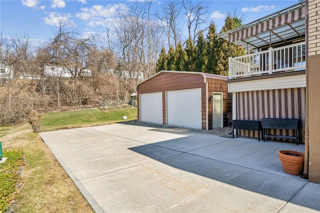 view of detached garage