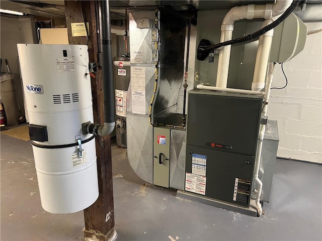 407 Cathedral St, Conemaugh/Young Twps Ind, PA 15681 - utility room featuring a central vacuum unit and gas water heater