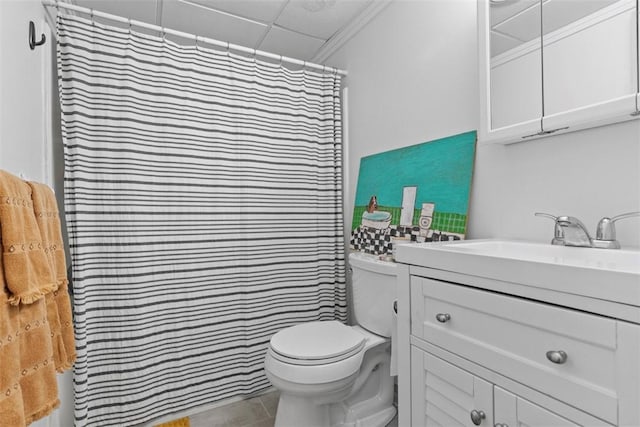 8179 Ohio River Blvd Unit 32, Emsworth, PA 15202 - full bathroom featuring curtained shower, toilet, and vanity