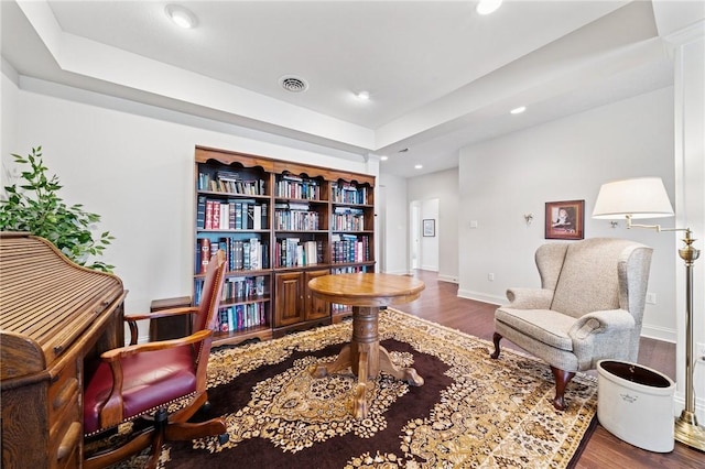 sitting room featuring visible vents, recessed lighting, baseboards, and wood finished floors