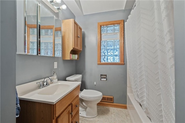 bathroom featuring visible vents, shower / bathtub combination with curtain, toilet, baseboards, and vanity