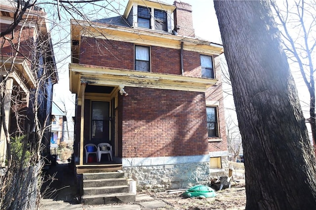 view of front facade with brick siding