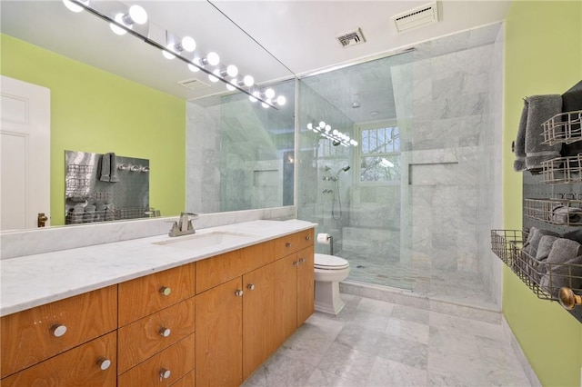 5435 Dunmoyle St, Squirrel Hill, PA 15217 - full bath featuring tiled shower, toilet, and vanity