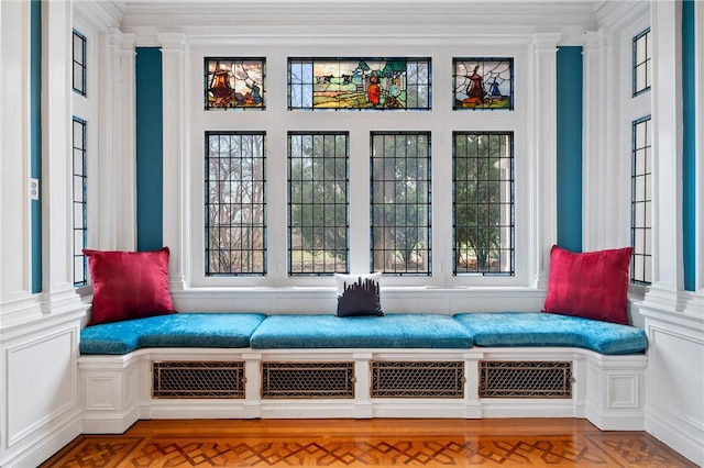 5435 Dunmoyle St, Squirrel Hill, PA 15217 - sitting room featuring ornamental molding and a decorative wall