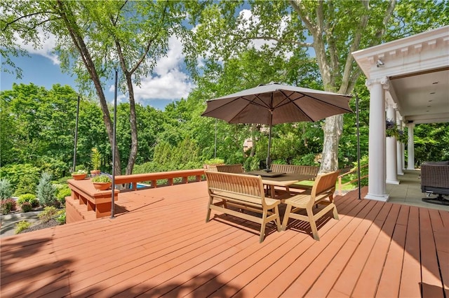 5435 Dunmoyle St, Squirrel Hill, PA 15217 - wooden deck with outdoor dining area