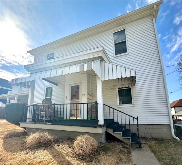 view of front of property with covered porch