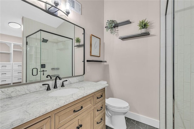 full bath featuring visible vents, baseboards, toilet, a stall shower, and vanity