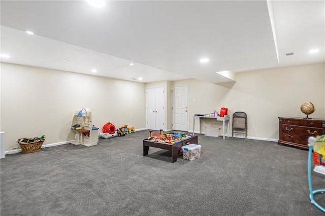 recreation room with recessed lighting, carpet, and baseboards