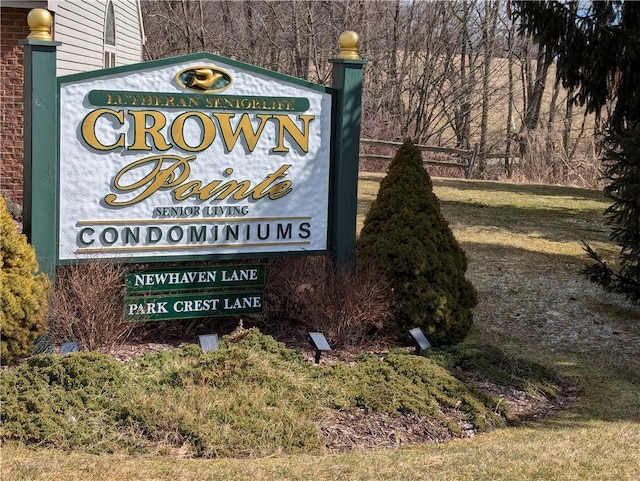 view of community / neighborhood sign