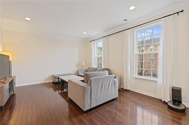 living room with crown molding, recessed lighting, baseboards, and dark wood-type flooring