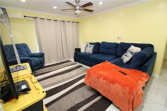 living area featuring crown molding, recessed lighting, and baseboards