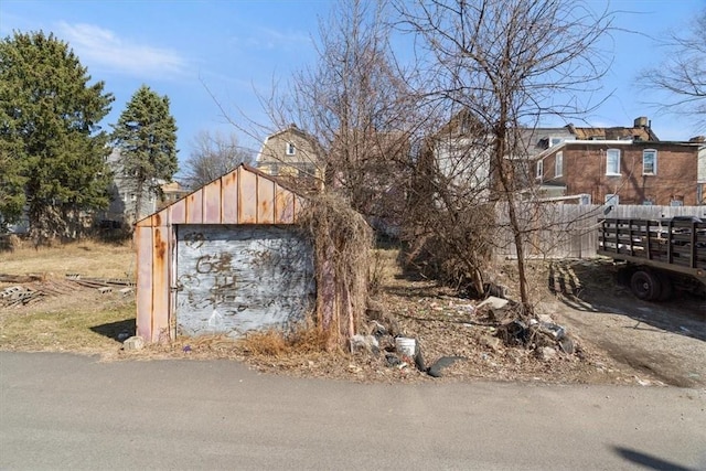 view of outdoor structure with an outdoor structure