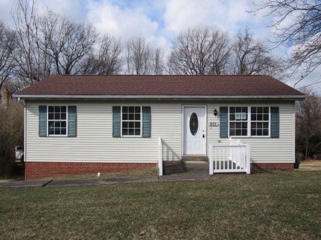 view of front of property featuring crawl space, a front yard, and entry steps