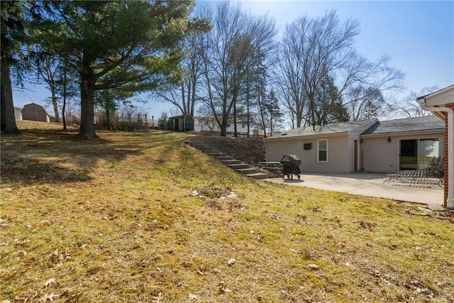 view of yard with a patio