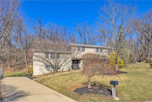 view of front of house with a front lawn