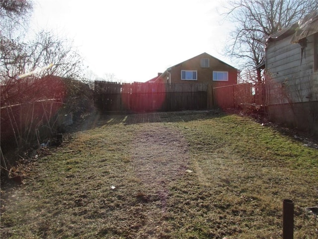 view of yard featuring fence