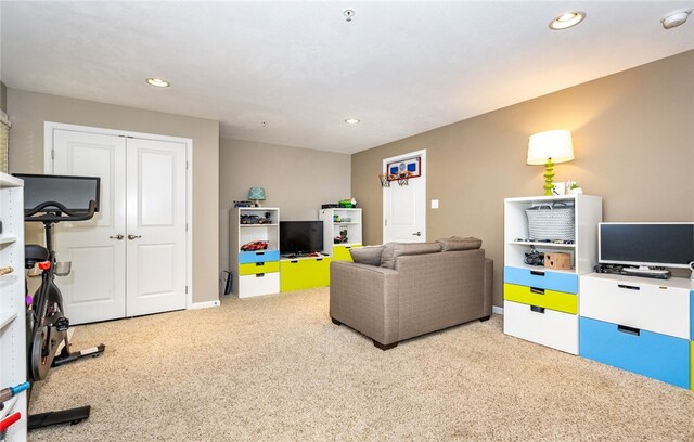 recreation room with recessed lighting, carpet, and baseboards