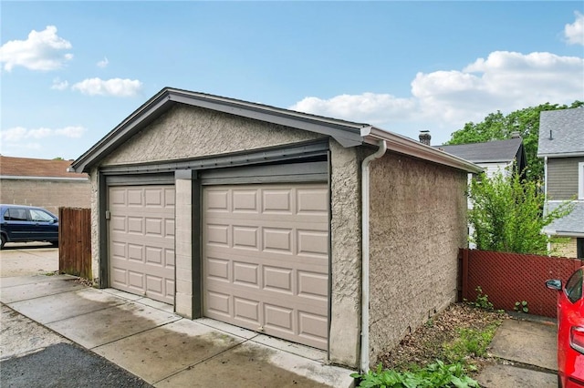 3234 Pinehurst Ave, Dormont, PA 15216 - detached garage with fence