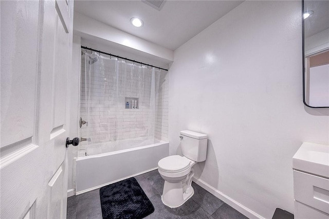 bathroom with visible vents, toilet, shower / tub combo with curtain, baseboards, and vanity