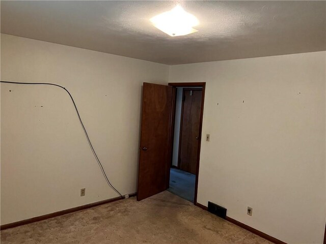 4 Woodbine Dr, Hempfield Twp Mer, PA 16125 - empty room with light carpet