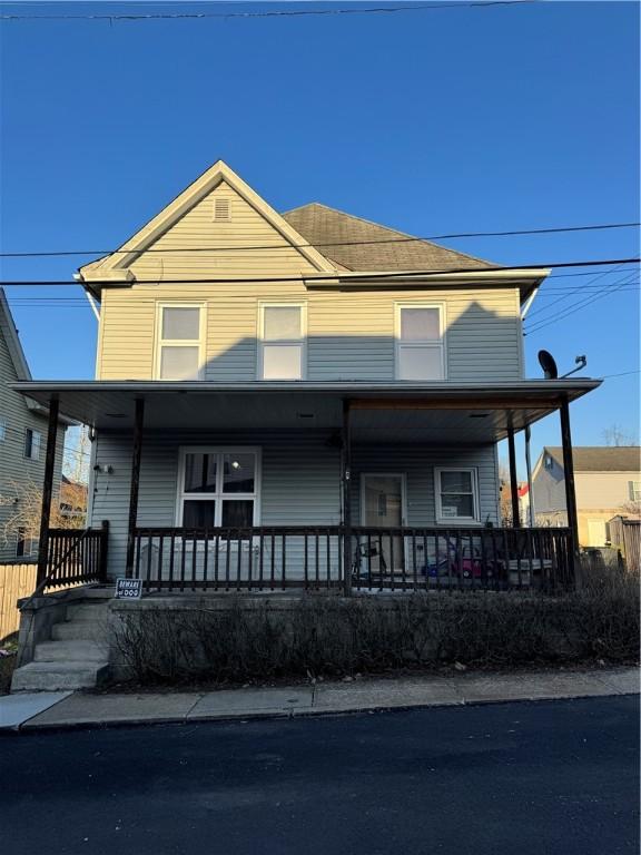 view of front facade with covered porch