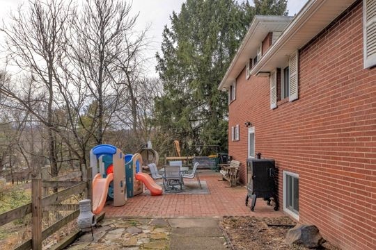 612 Orchard Hill Dr, Ohara, PA 15238 - photo 10
