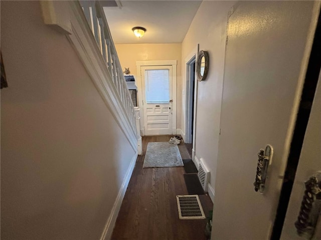 319 Cedar Ave, Sharon, PA 16146 - corridor with dark wood finished floors, baseboards, and visible vents
