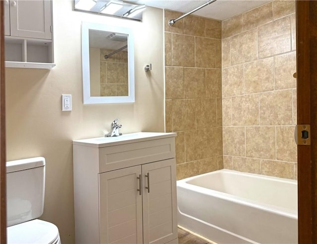 478 Spang Ave, Leechburg Boro, PA 15656 - full bath with washtub / shower combination, toilet, and vanity