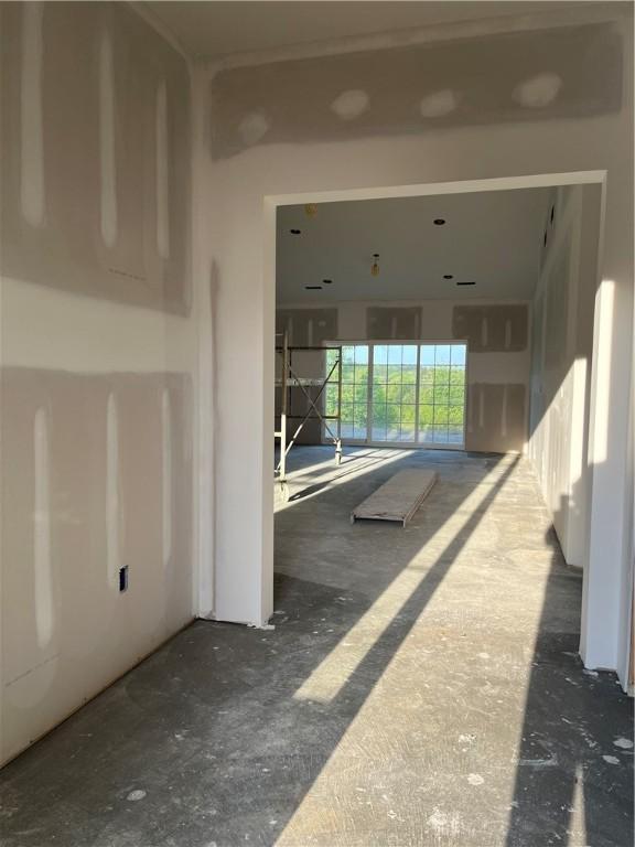 330 Cherokee Dr, Chippewa Twp, PA 15010 - view of hallway