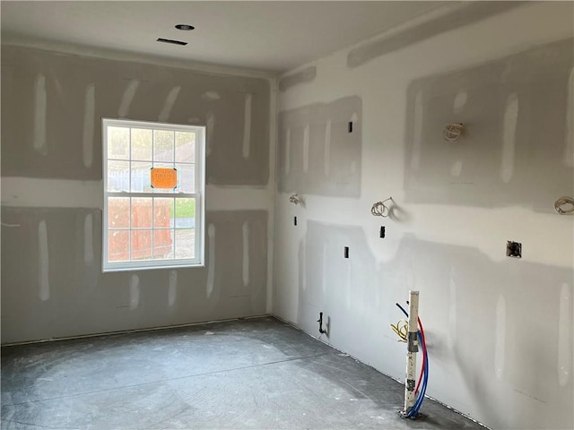 330 Cherokee Dr, Chippewa Twp, PA 15010 - view of laundry area