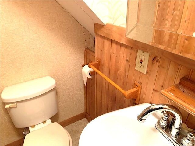 406 Peach St, City Of But Ne, PA 16001 - bathroom with toilet and a sink