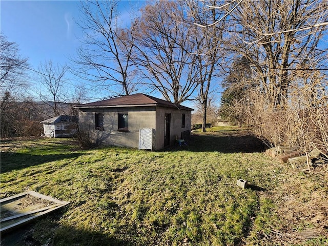 26 W Terrace Ave, New Castle/8Th, PA 16102 - view of yard with an outbuilding