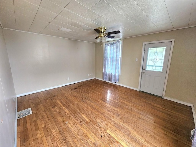 26 W Terrace Ave, New Castle/8Th, PA 16102 - empty room featuring visible vents, baseboards, hardwood / wood-style floors, and a ceiling fan
