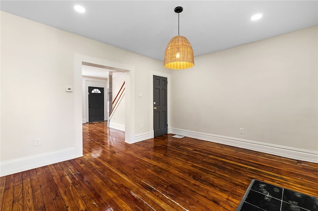 927 Greenfield Ave, Greenfield, PA 15217 - interior space with dark wood-type flooring, recessed lighting, baseboards, and visible vents