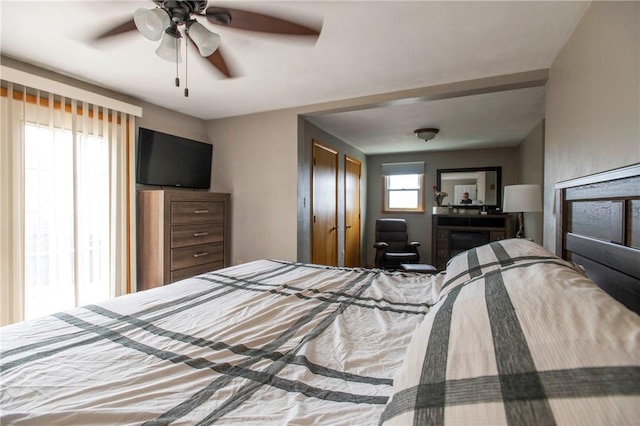 bedroom featuring a ceiling fan