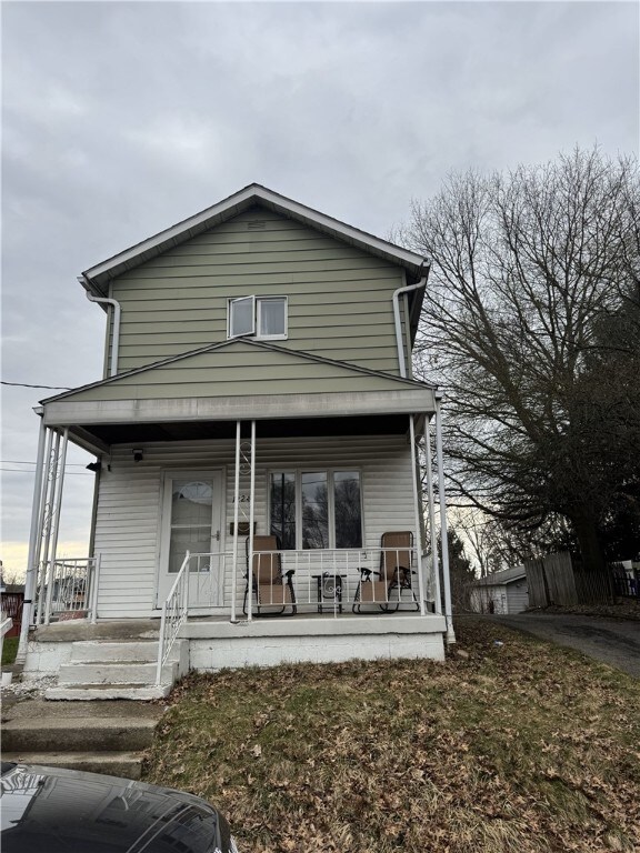 1224 Finch St, New Castle/4Th, PA 16101 - view of front facade featuring a porch