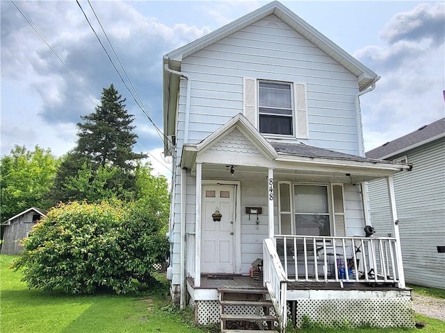 848 Arlington Ave, New Castle/5Th, PA 16101 - view of front of property with covered porch and a front lawn