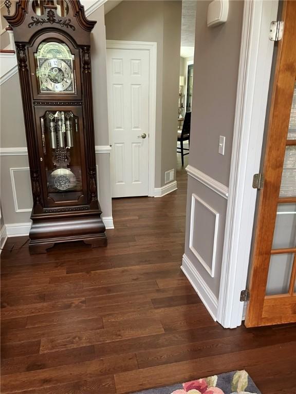 123 Windermere Ct, Peters Twp, PA 15317 - hall featuring dark wood finished floors